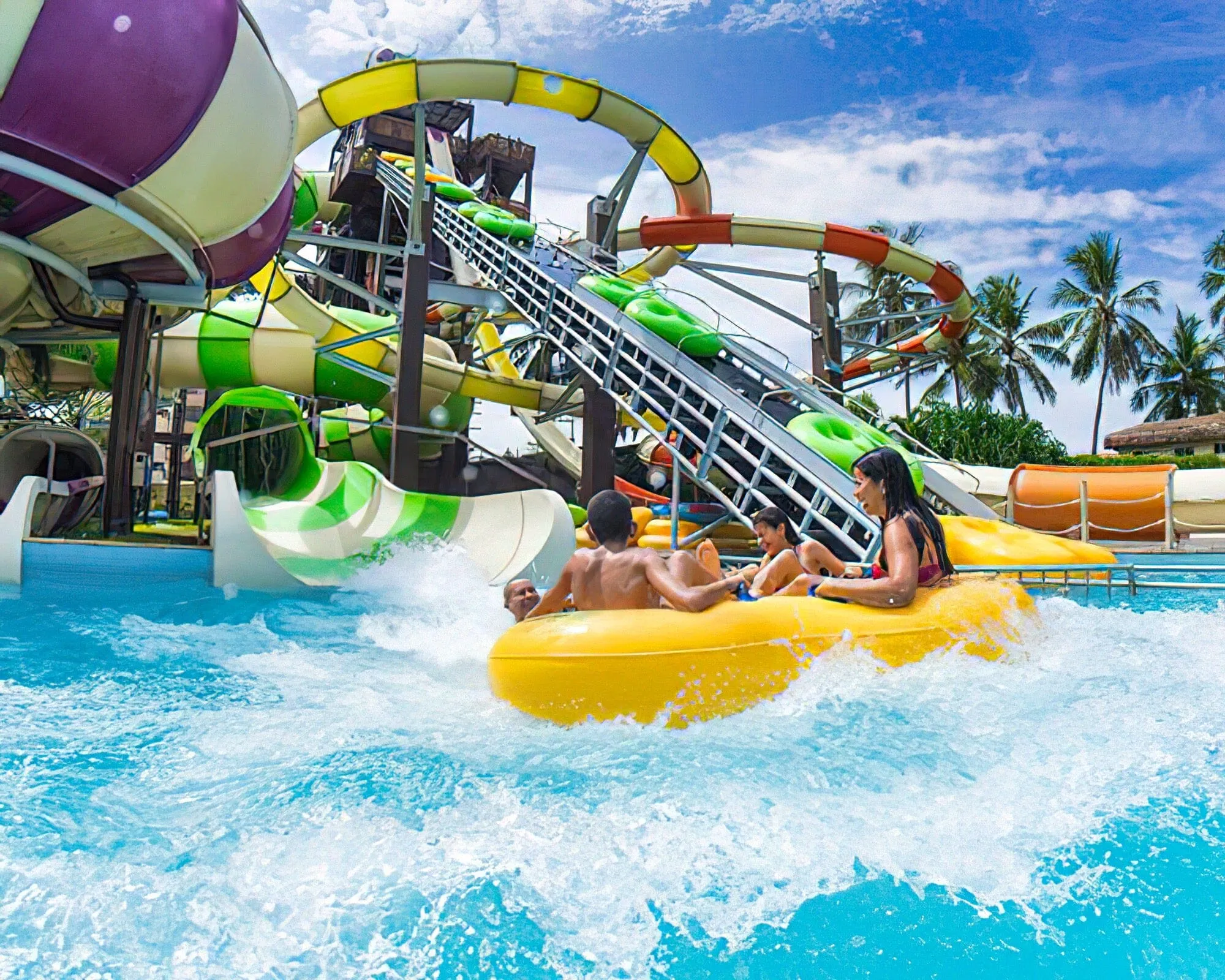 Suites Beach Park Resort