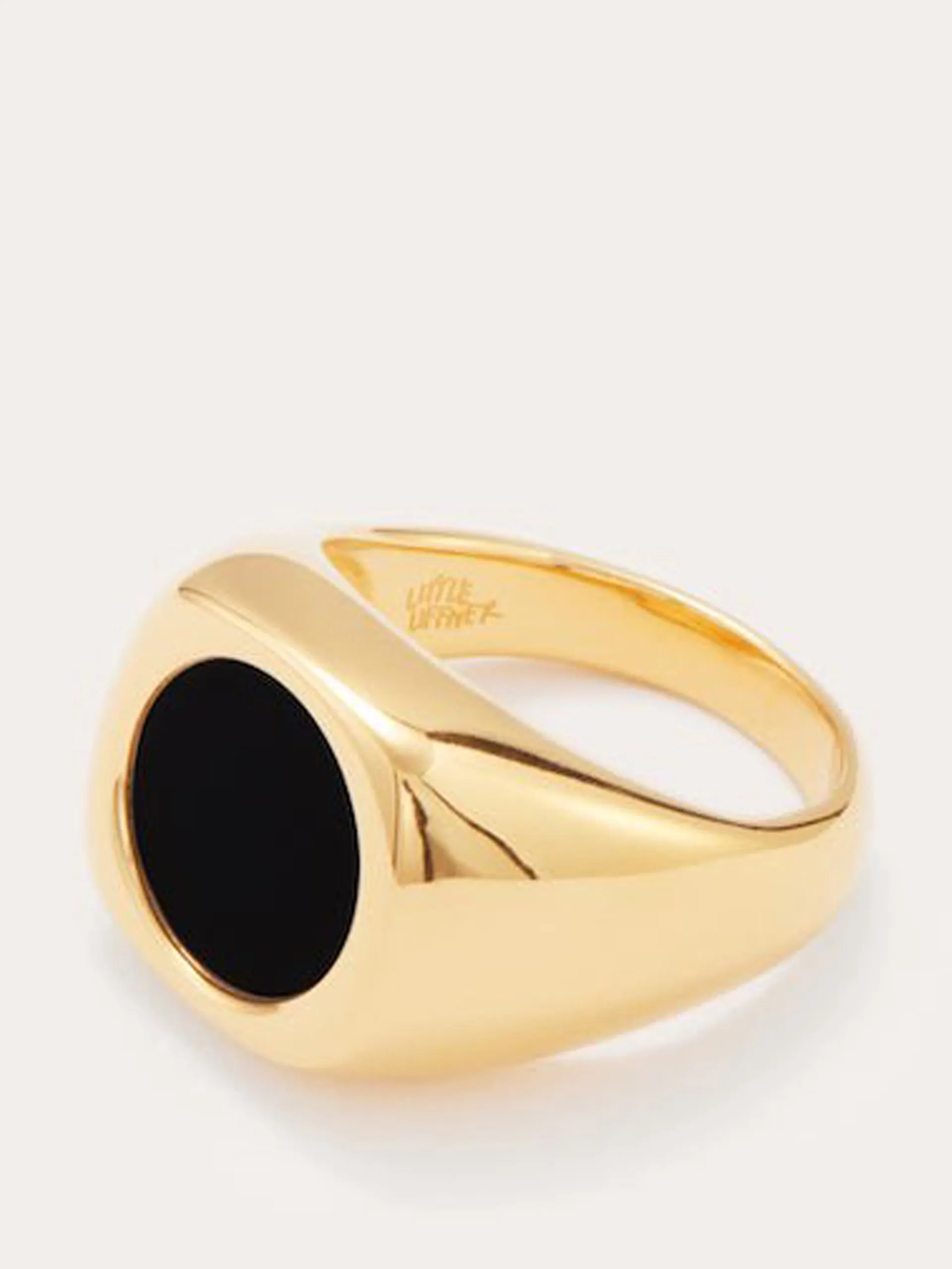 Sunken stone signet ring gold